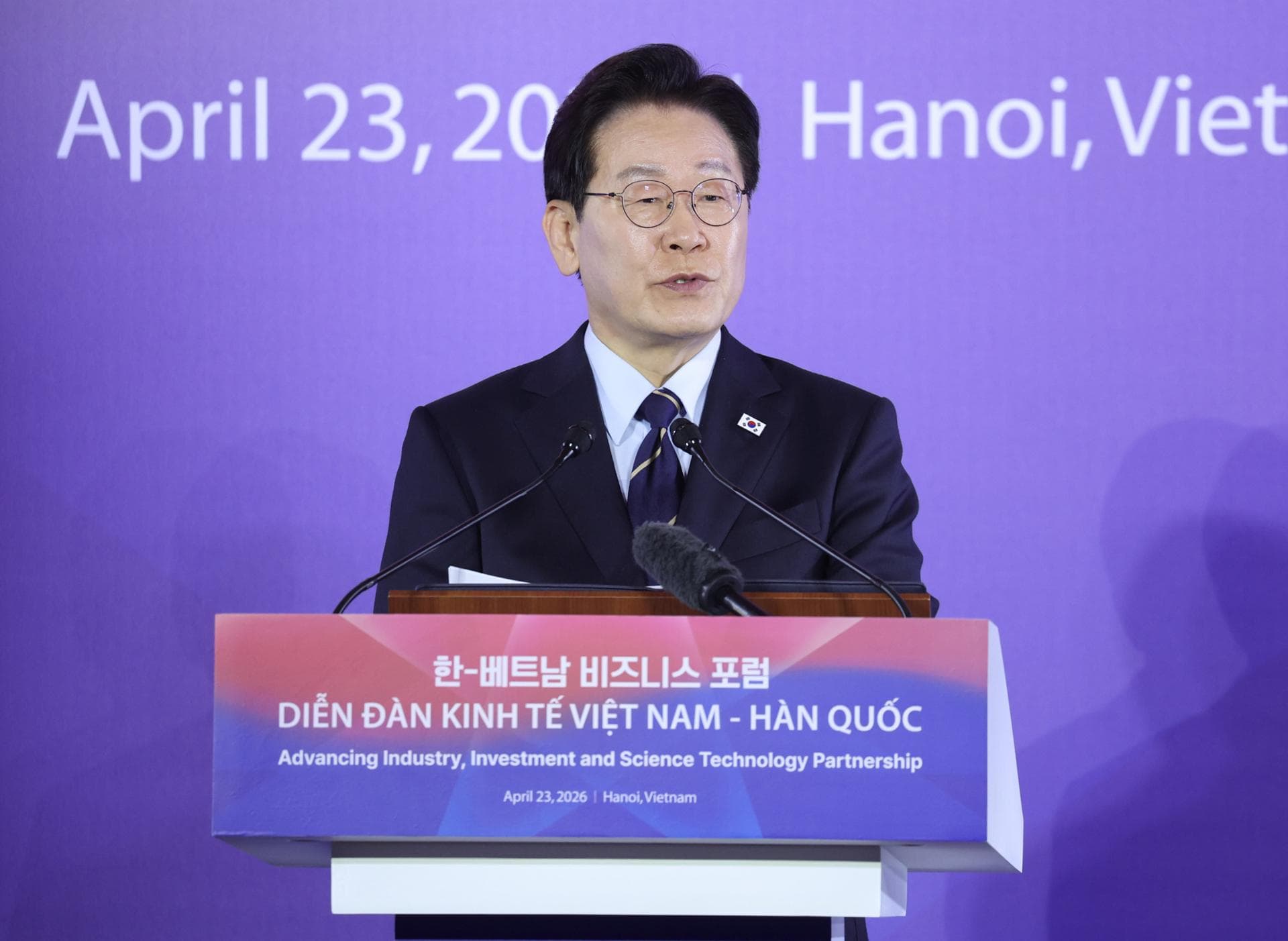 Lee condemns White House Correspondents' dinner shooting as 'grave threat to democracy'