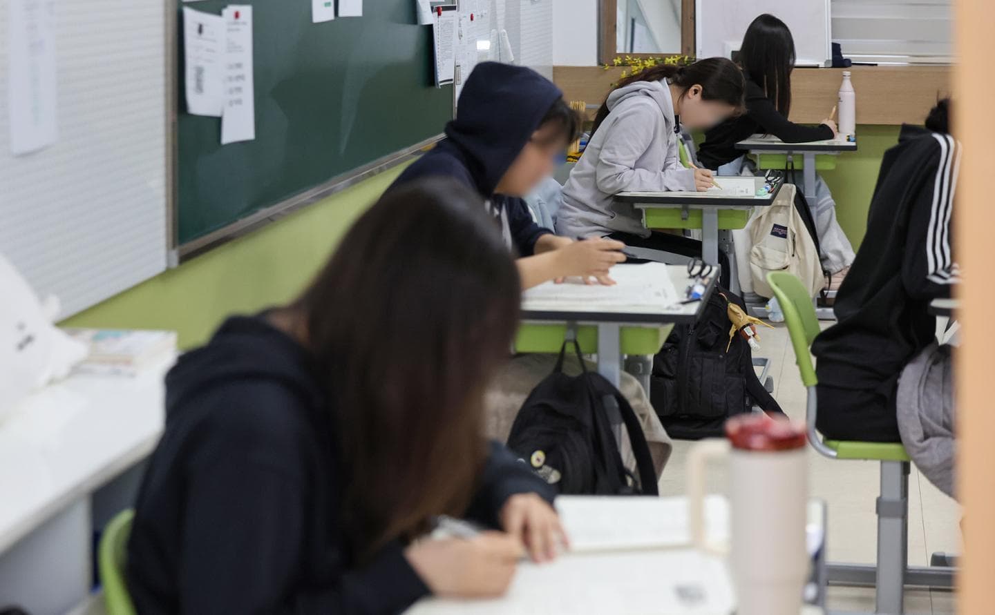 1st year of high school was unhappiest, young Koreans say