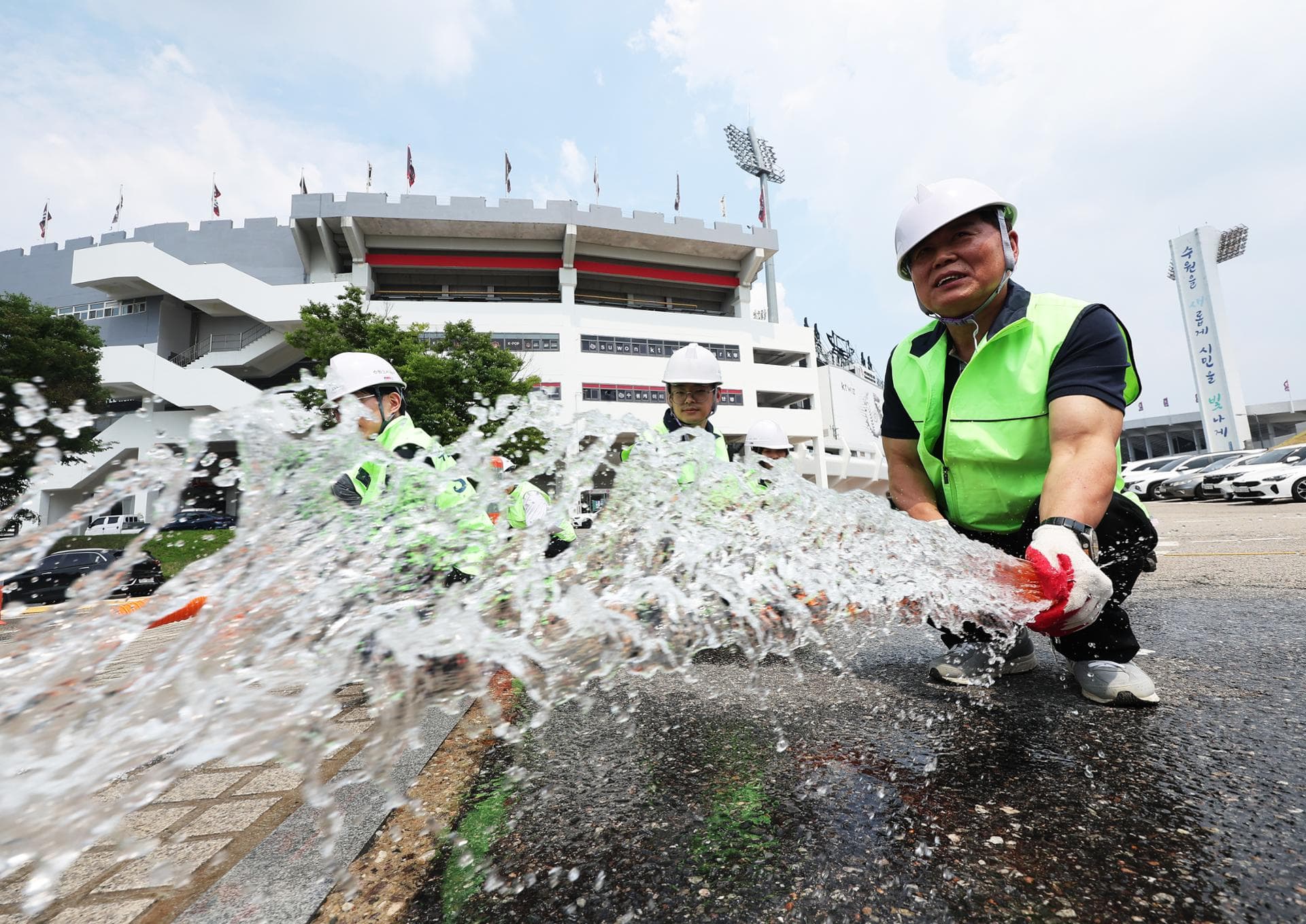 Lee orders thorough readiness against heavy rains