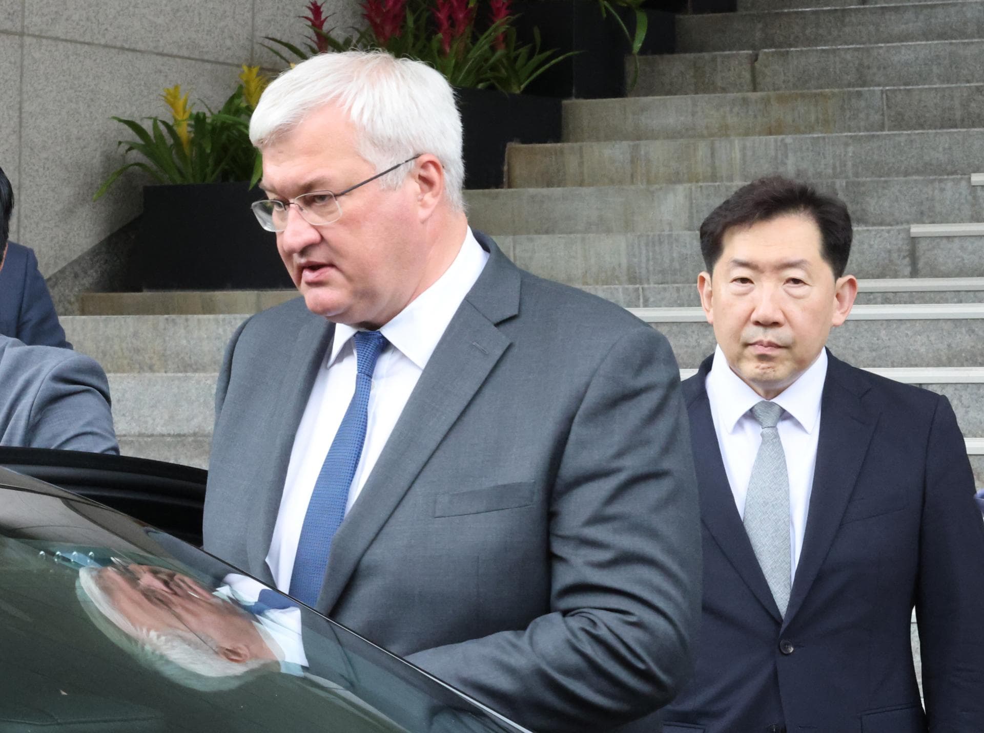 Ukraine FM reveals Russia wants swap between N. Korean POWs, Ukrainians