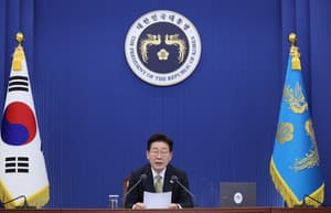Lee stresses respect for corporate rights as Samsung strike looms