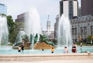 Extraordinary heat in US Northeast arrives to clash with revelry